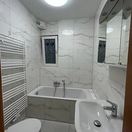 Restaurant Rhodos 2* 艾斯特维达