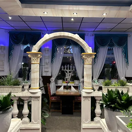 Restaurant Rhodos 2* 艾斯特维达